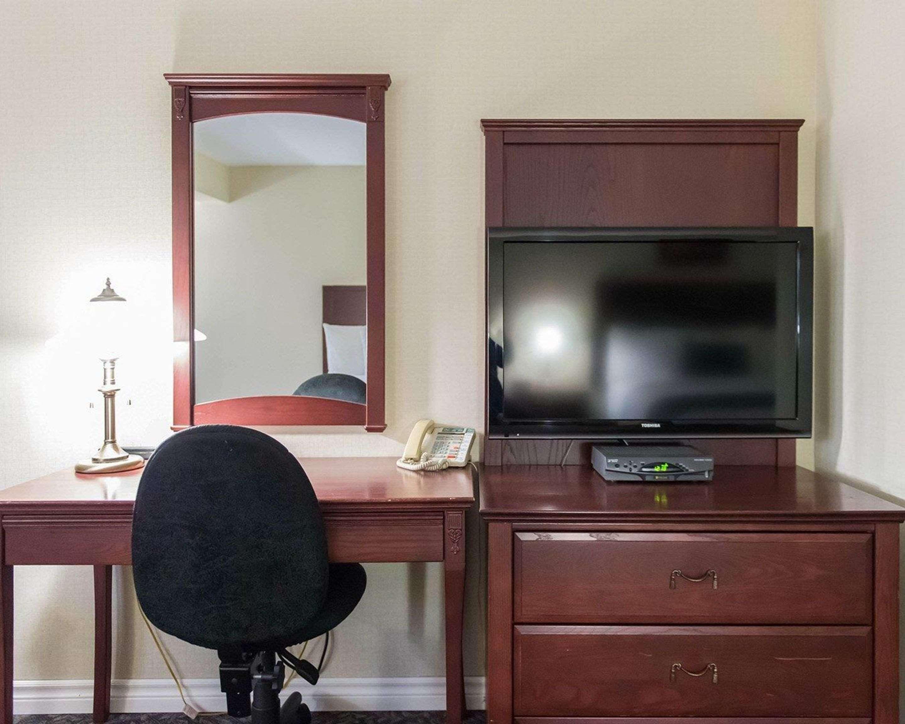 Quality Inn Mont-Laurier Ngoại thất bức ảnh
