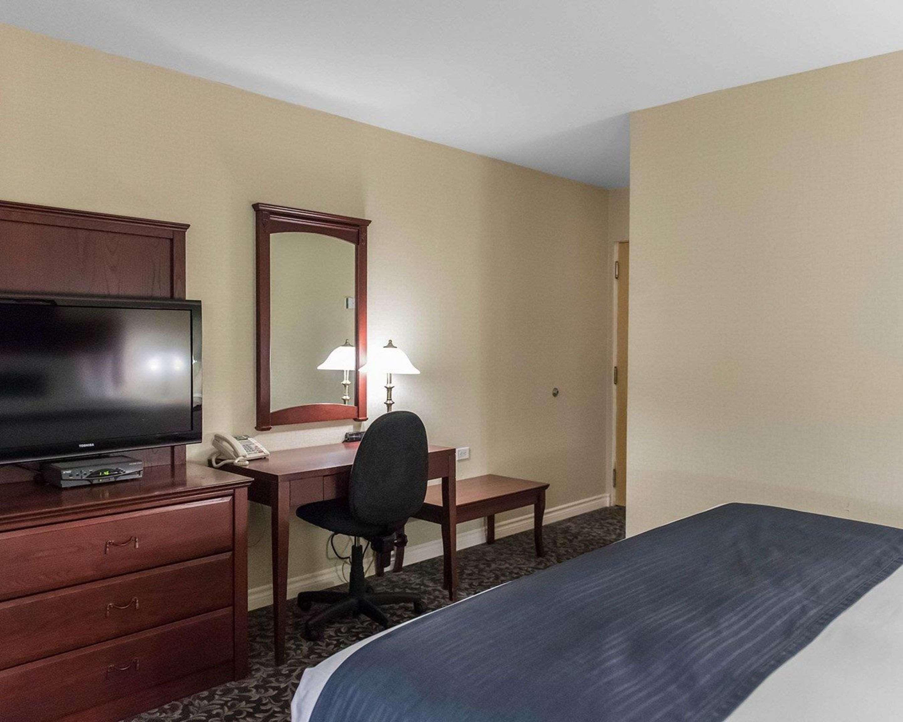 Quality Inn Mont-Laurier Ngoại thất bức ảnh