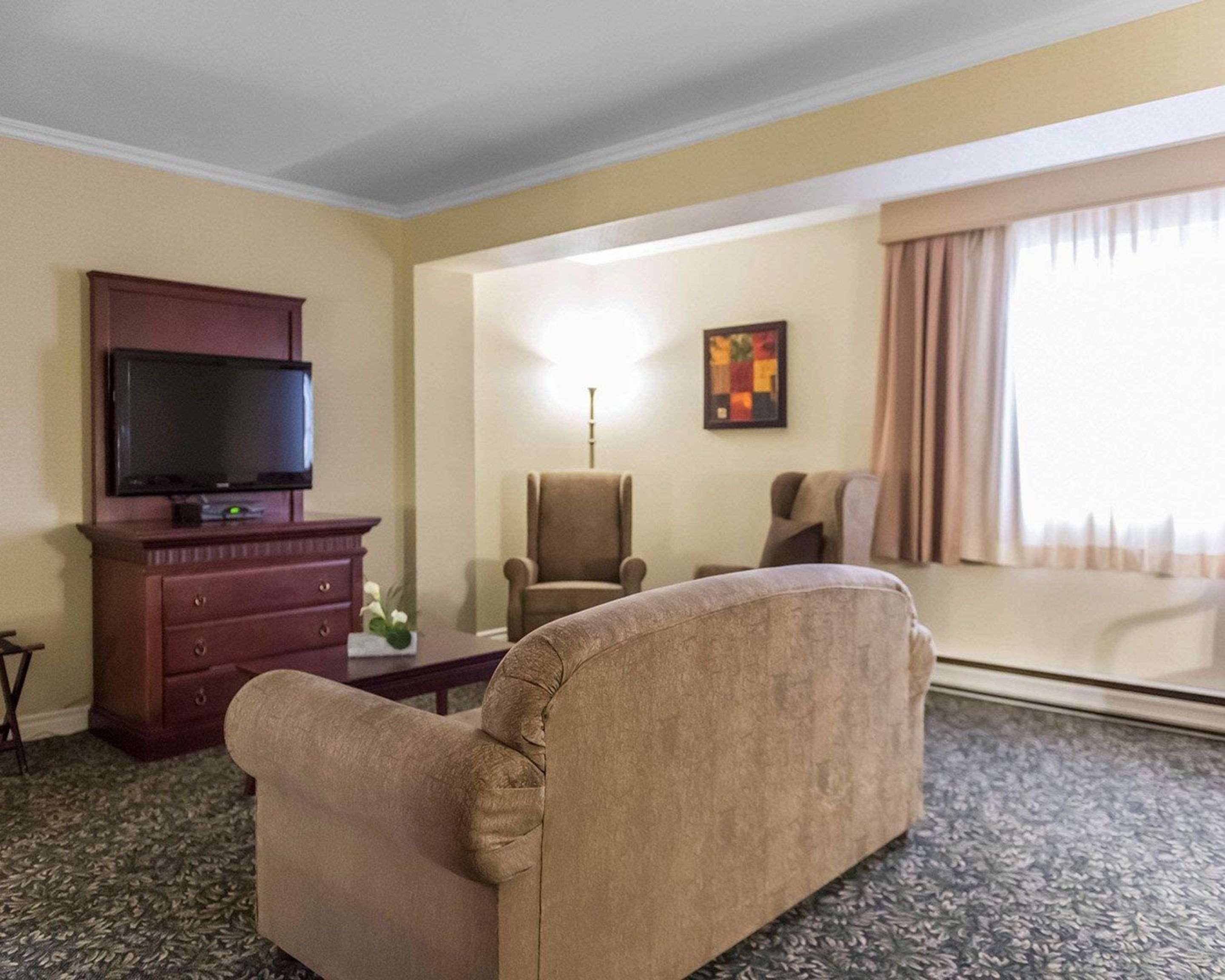 Quality Inn Mont-Laurier Ngoại thất bức ảnh